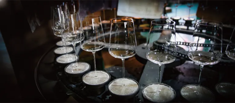 custom-glassware-manufacturer